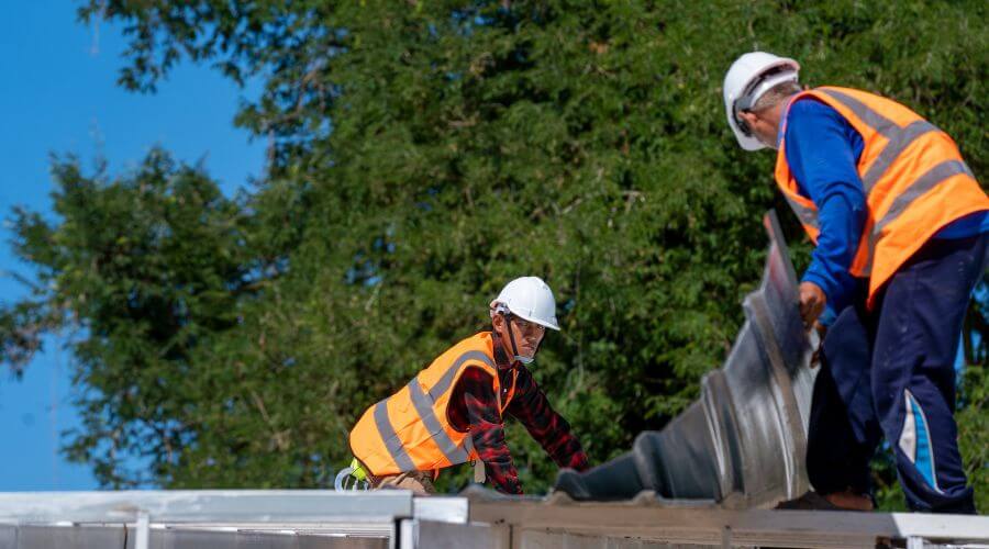 Expert Emergency Roof Repairs services in Cedarville, IL